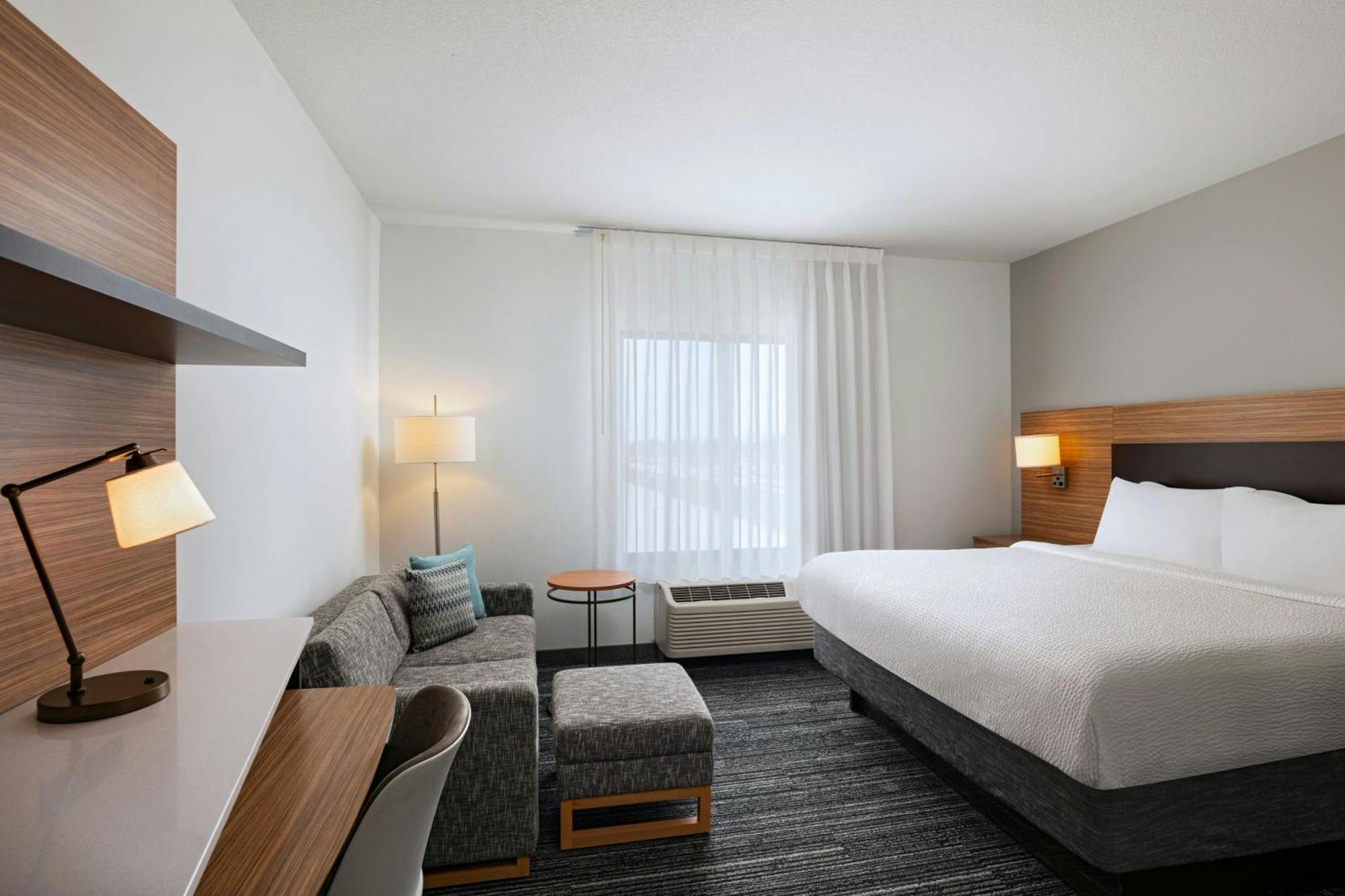 ทาวน์เพลส สวีท อาเมส Hotel เอมส์ ภายนอก รูปภาพ