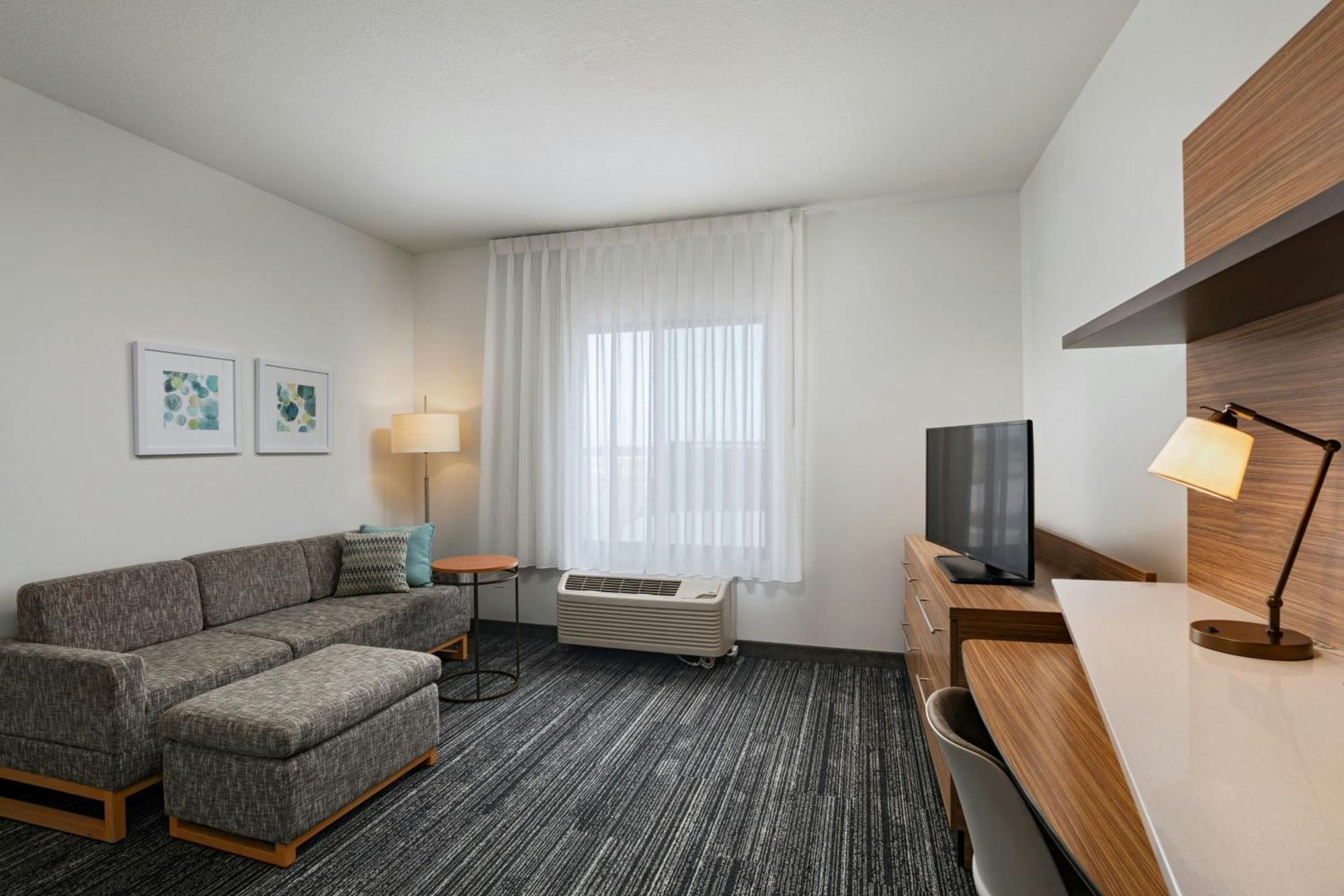 ทาวน์เพลส สวีท อาเมส Hotel เอมส์ ภายนอก รูปภาพ