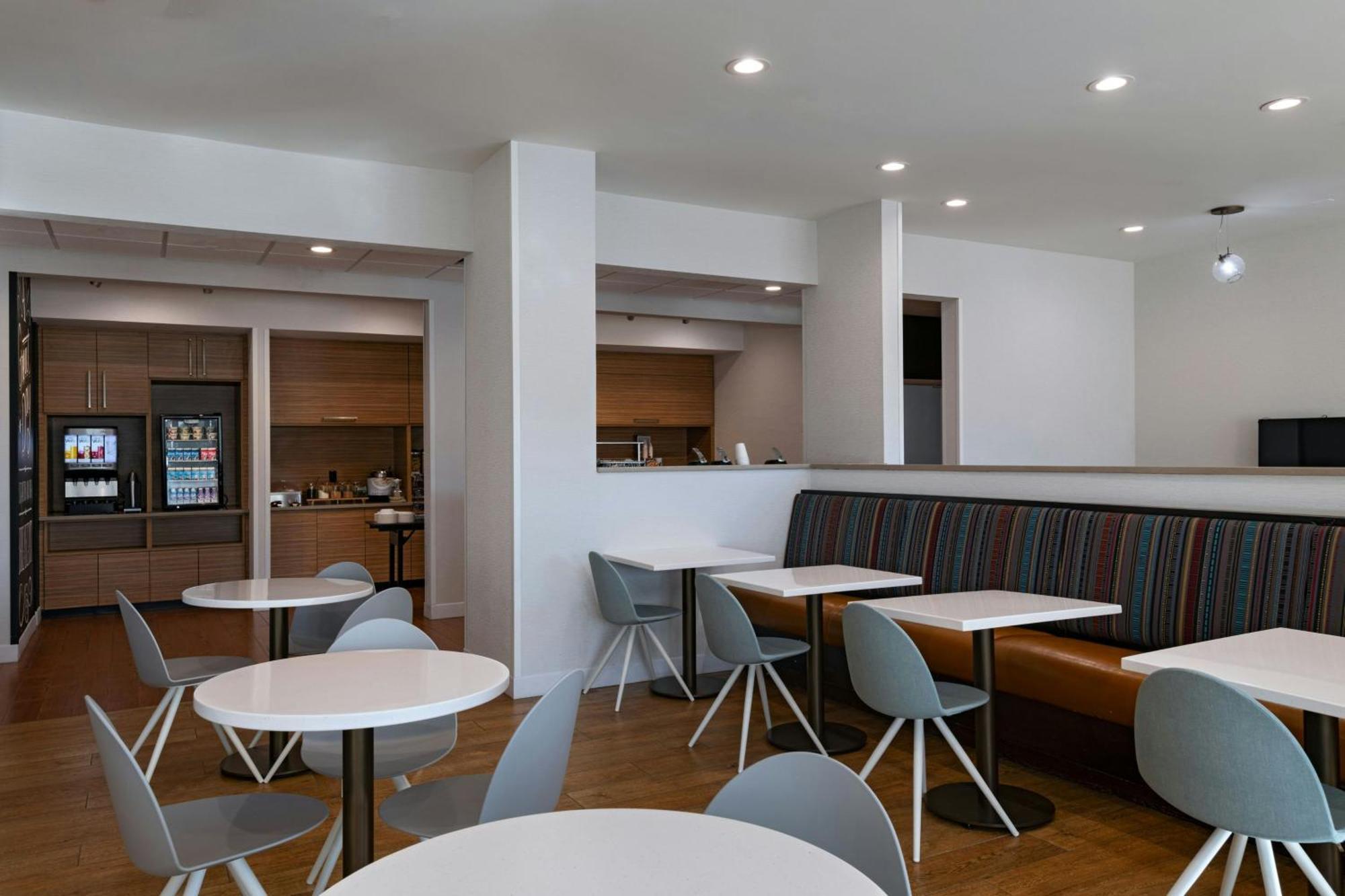 ทาวน์เพลส สวีท อาเมส Hotel เอมส์ ภายนอก รูปภาพ